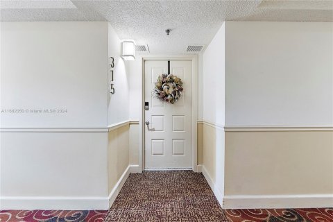 Condo in Oakland Park, Florida, 2 bedrooms  № 1889502 - photo 3