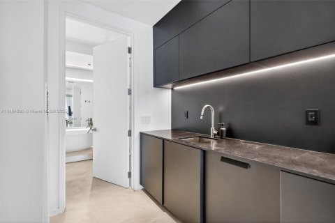 Copropriété à louer à Bal Harbour, Floride: 4 chambres, 263.75 m2 № 1930287 - photo 26