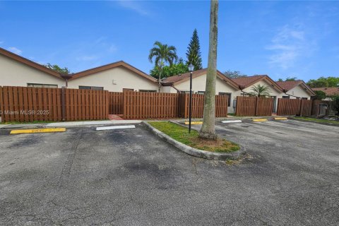 Condo in Plantation, Florida, 2 bedrooms  № 1730800 - photo 19