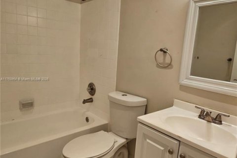 Condo in Plantation, Florida, 2 bedrooms  № 1730800 - photo 16