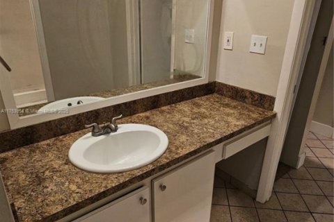 Condo in Plantation, Florida, 2 bedrooms  № 1730800 - photo 12