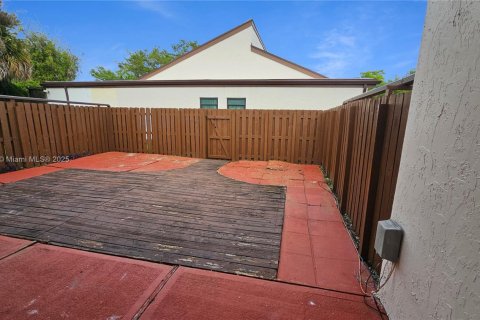 Condo in Plantation, Florida, 2 bedrooms  № 1730800 - photo 23