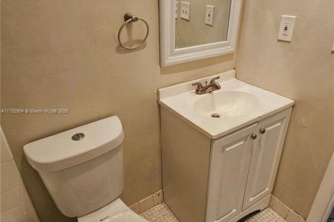 Condo in Plantation, Florida, 2 bedrooms  № 1730800 - photo 17
