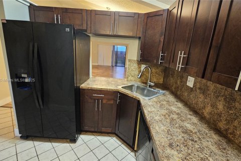 Condo in Plantation, Florida, 2 bedrooms  № 1730800 - photo 6