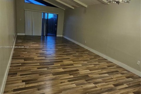 Condo in Plantation, Florida, 2 bedrooms  № 1730800 - photo 3