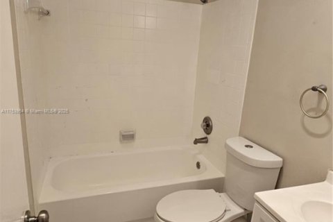 Condo in Plantation, Florida, 2 bedrooms  № 1730800 - photo 13