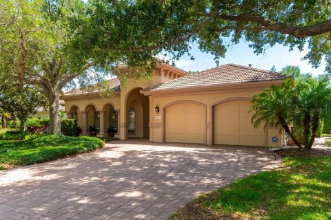 Casa en Bradenton, Florida 3 dormitorios, 274.15 m2 № 2369719