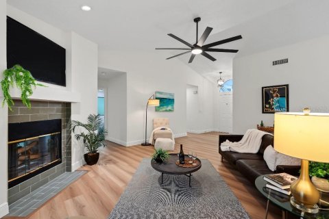 House in Clearwater, Florida 3 bedrooms, 126.72 sq.m. № 2428631 - photo 6