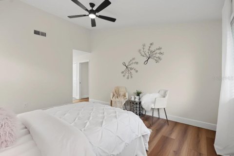 House in Clearwater, Florida 3 bedrooms, 126.72 sq.m. № 2428631 - photo 16