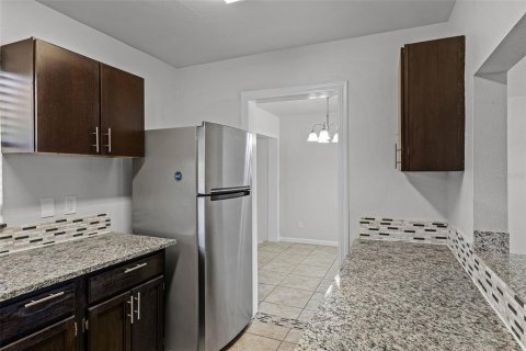 House in Orlando, Florida 3 bedrooms, 121.61 sq.m. № 1736565 - photo 12