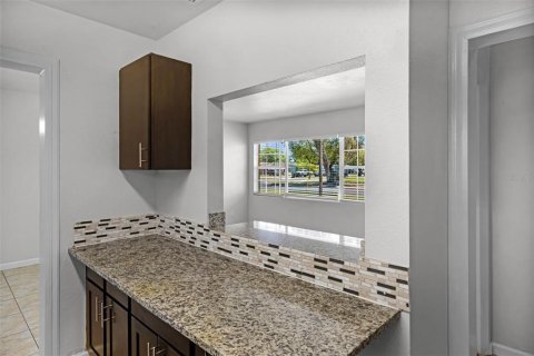 House in Orlando, Florida 3 bedrooms, 121.61 sq.m. № 1736565 - photo 13