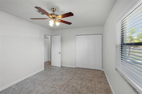 House in Orlando, Florida 3 bedrooms, 121.61 sq.m. № 1736565 - photo 21