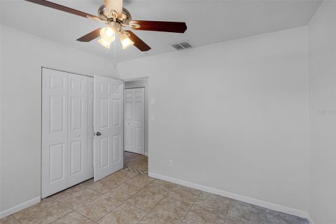House in Orlando, Florida 3 bedrooms, 121.61 sq.m. № 1736565 - photo 19