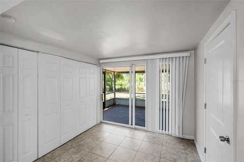 House in Orlando, Florida 3 bedrooms, 121.61 sq.m. № 1736565 - photo 7