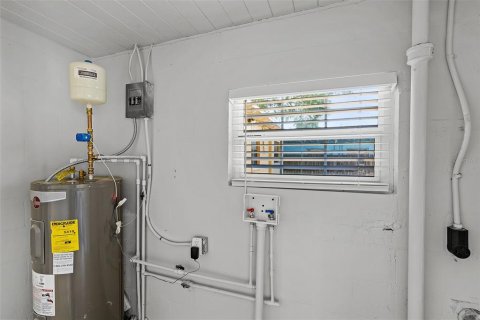 House in Orlando, Florida 3 bedrooms, 121.61 sq.m. № 1736565 - photo 30