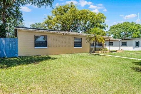 House in Orlando, Florida 3 bedrooms, 121.61 sq.m. № 1736565 - photo 3