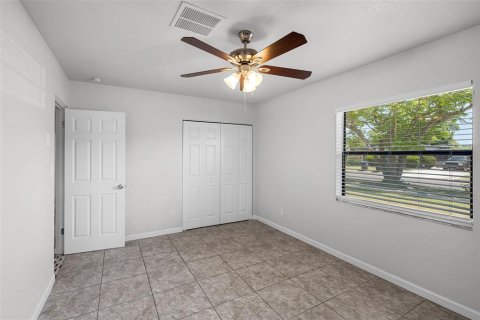 House in Orlando, Florida 3 bedrooms, 121.61 sq.m. № 1736565 - photo 22
