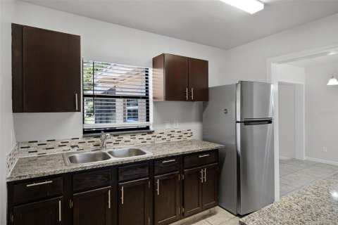 House in Orlando, Florida 3 bedrooms, 121.61 sq.m. № 1736565 - photo 11