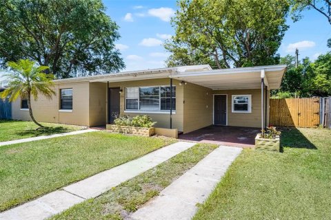 House in Orlando, Florida 3 bedrooms, 121.61 sq.m. № 1736565 - photo 2