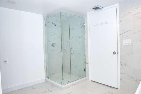 Condo in Miami, Florida, 2 bedrooms № 2262143 - photo 20