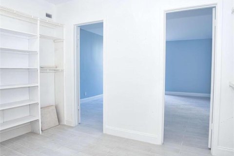 Condo in Miami, Florida, 2 bedrooms № 2262143 - photo 17