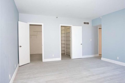 Condo in Miami, Florida, 2 bedrooms № 2262143 - photo 16