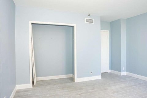 Condo in Miami, Florida, 2 bedrooms № 2262143 - photo 29