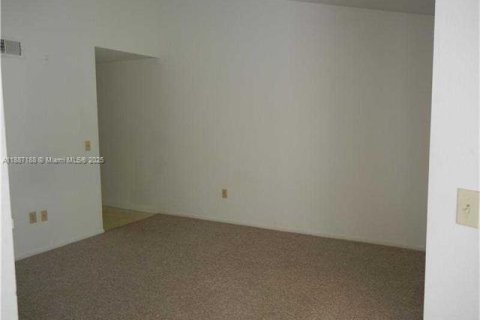 Condominio en alquiler en Oakland Park, Florida, 1 dormitorio, 77.48 m2 № 1932864 - foto 7