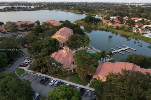 Condominio en alquiler en Oakland Park, Florida, 1 dormitorio, 77.48 m2 № 1932864 - foto 16