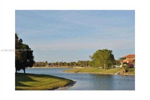 Condominio en alquiler en Oakland Park, Florida, 1 dormitorio, 77.48 m2 № 1932864 - foto 19