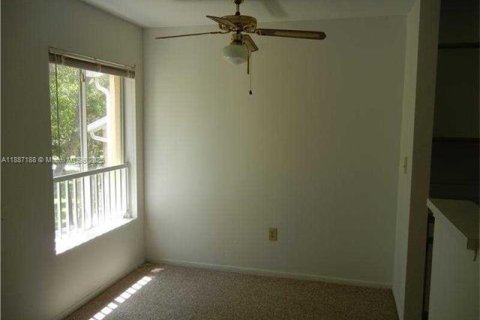 Condominio en alquiler en Oakland Park, Florida, 1 dormitorio, 77.48 m2 № 1932864 - foto 10