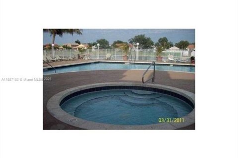 Condominio en alquiler en Oakland Park, Florida, 1 dormitorio, 77.48 m2 № 1932864 - foto 23