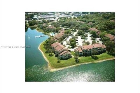 Condominio en alquiler en Oakland Park, Florida, 1 dormitorio, 77.48 m2 № 1932864 - foto 24