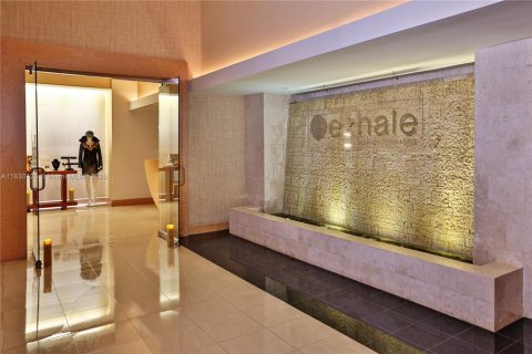 Condo in Bal Harbour, Florida, 1 bedroom  № 1809009 - photo 17