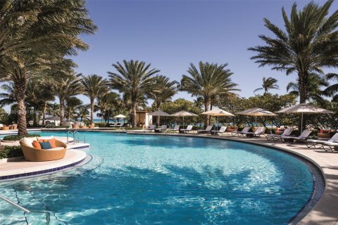 Condo in Bal Harbour, Florida, 1 bedroom  № 1809009 - photo 16