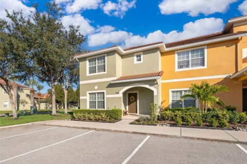 Adosado en venta en Kissimmee, Florida, 5 dormitorios, 188.03 m2 № 2429323 - foto 2