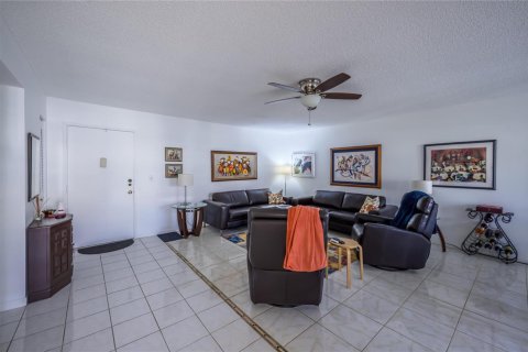 Copropriété à vendre à Fort Lauderdale, Floride: 2 chambres, 90.58 m2 № 2084416 - photo 8