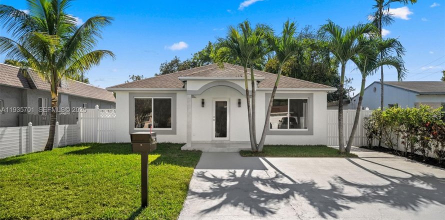 House in Dania Beach, Florida 3 bedrooms, 142.14 sq.m. № 1994023