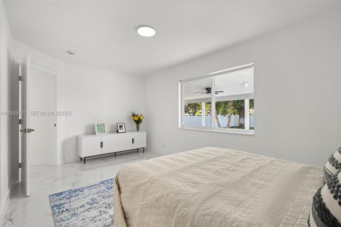 House in Dania Beach, Florida 3 bedrooms, 142.14 sq.m. № 1994023 - photo 7