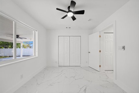 House in Dania Beach, Florida 3 bedrooms, 142.14 sq.m. № 1994023 - photo 15