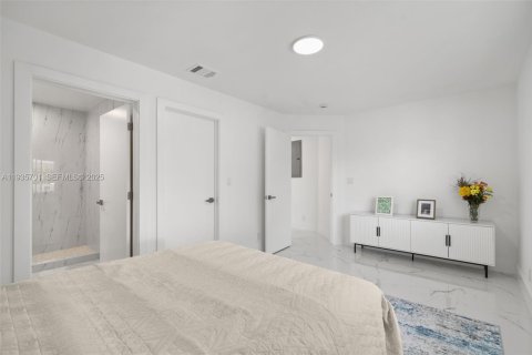 House in Dania Beach, Florida 3 bedrooms, 142.14 sq.m. № 1994023 - photo 8