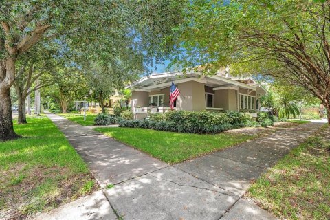 House in Saint Petersburg, Florida 3 bedrooms, 269.97 sq.m. № 1363561 - photo 2
