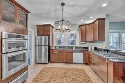 House in Saint Petersburg, Florida 3 bedrooms, 269.97 sq.m. № 1363561 - photo 23