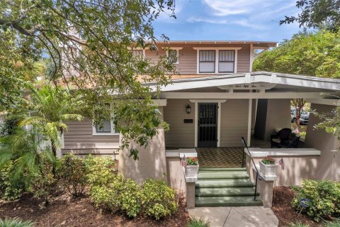 House in Saint Petersburg, Florida 3 bedrooms, 269.97 sq.m. № 1363561 - photo 4