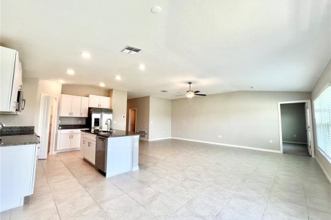 House in Wesley Chapel, Florida 4 bedrooms, 180.14 sq.m. № 1912503 - photo 5