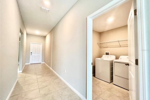 House in Wesley Chapel, Florida 4 bedrooms, 180.14 sq.m. № 1912503 - photo 4