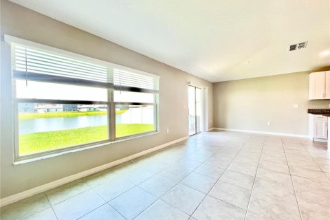 House in Wesley Chapel, Florida 4 bedrooms, 180.14 sq.m. № 1912503 - photo 9