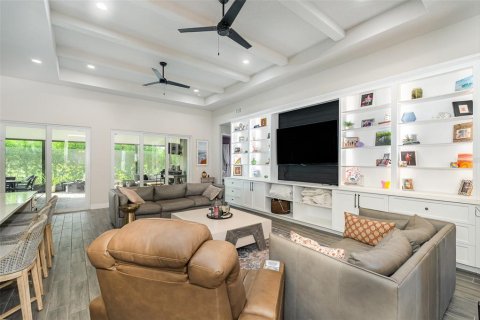 House in Titusville, Florida 5 bedrooms, 223.15 sq.m. № 1386736 - photo 6