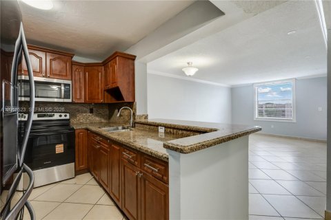 Copropriété à louer à Hialeah, Floride: 2 chambres, 92.53 m2 № 2084559 - photo 2
