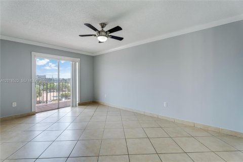 Copropriété à louer à Hialeah, Floride: 2 chambres, 92.53 m2 № 2084559 - photo 9